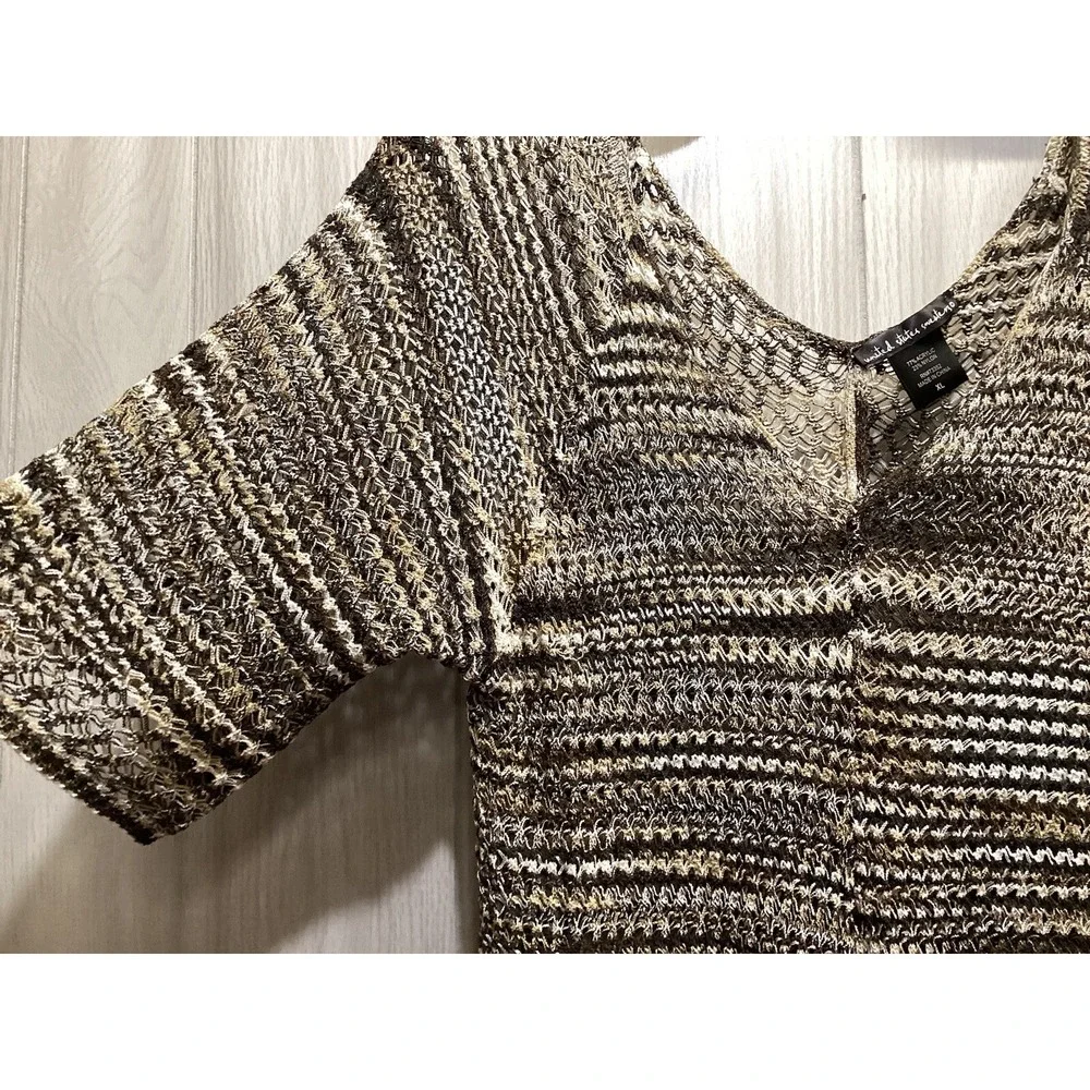 UNITED STATES SWEATERS Women's (Size XL) Pullover V-Neck Sweater Short‎ Sleeve